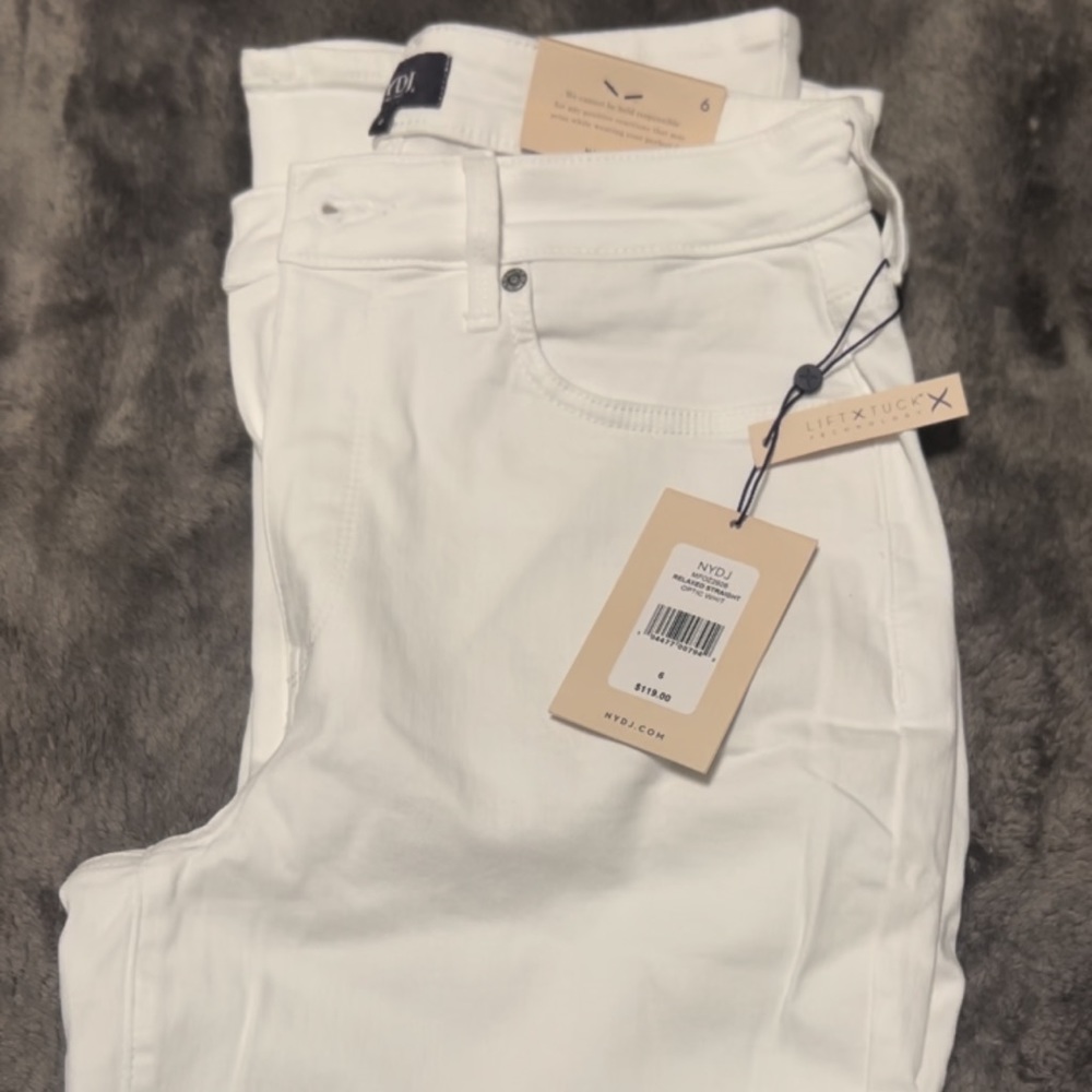 NYDJ Relaxed Straight Women’s Jeans New With Tag